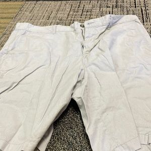 Mens Old Navy shorts. Size 40